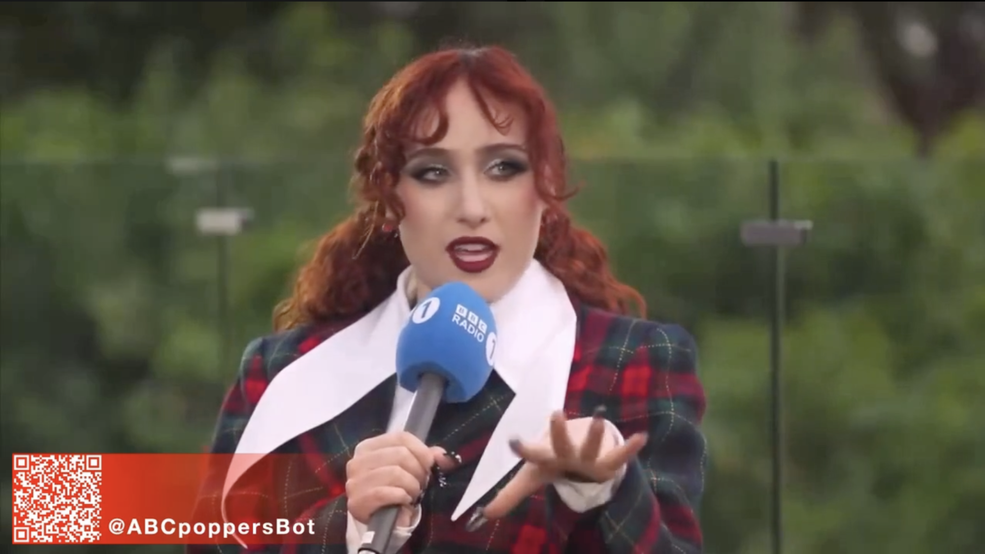 Всегда происходит какая-то хуйня. Какая-то сука блюет, какая-то сука вдыхает попперсы, какой-то девушке всё равно, что её парик наполовину снят Тамбове Всегда происходит какая-то хуйня. Какая-то сука блюет, какая-то сука вдыхает попперсы, какой-то девушке всё равно, что её парик наполовину снят Тамбове